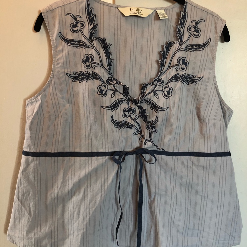 Holly Robinson Peete maternity top